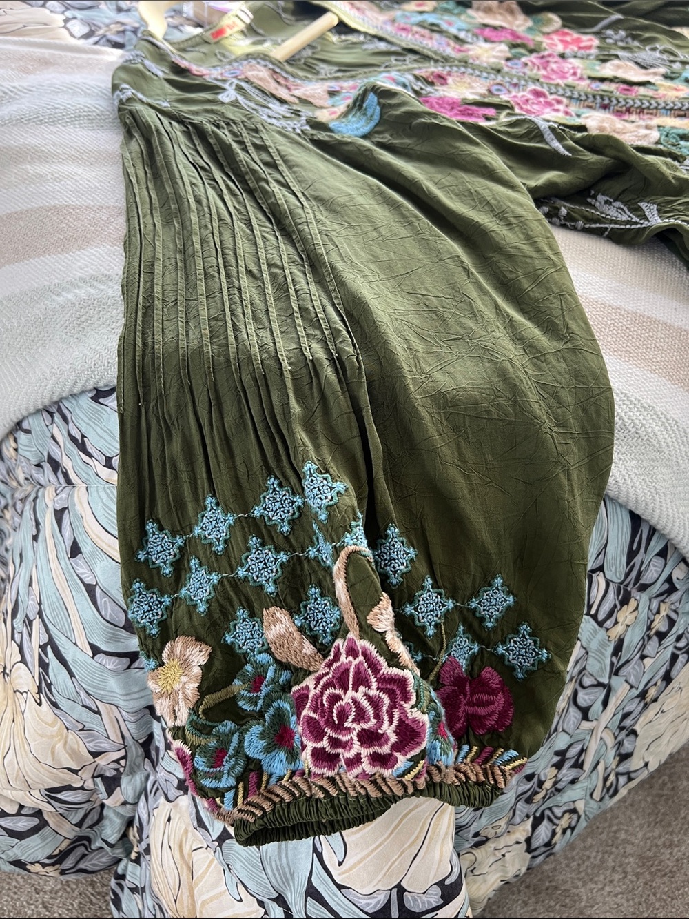NWOT Johnny Was Olive Green Embroidered Floral Button-Front Blouse size XL - Picture 9 of 12